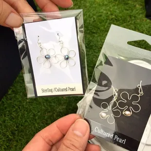 We check out our handmade sterling silver earrings from the Country Store! [To make sure they're not smooshed or squished :( ]