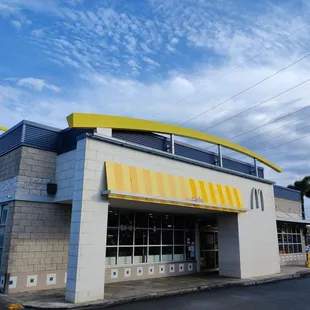 The Golden Arches! Note the word &quot;Aloha&quot; on the awning!