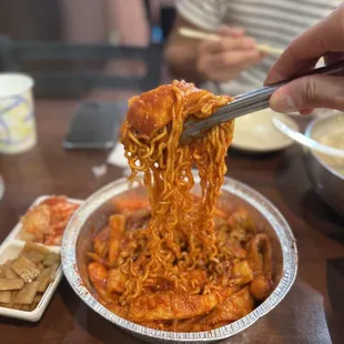 Spicy Rice Cake with Ramen
