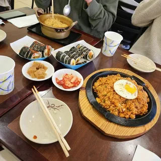 Kimchi Pork belly kimbap