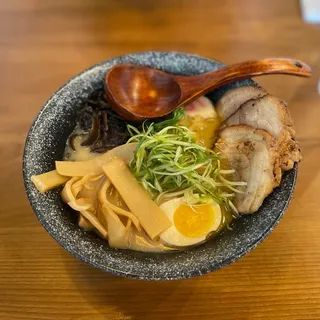 Kami Tonkotsu Ramen