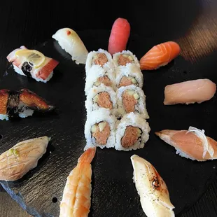THANKSGIVING SPECIAL DINNER (Daily after 3pm)
10 pcs sushi + cali or tuna roll) $20.95