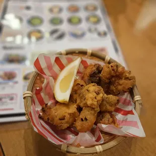 The fried octupus were nicely fried and seasoned.  A gentle squeeze of lemon juice brought out all the flavors