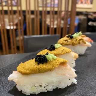 Snow Crab Leg with Uni Sushi