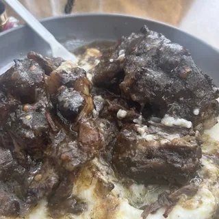 Smoked Oxtails & Grits