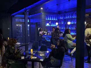 Vogue Bar & Cafe