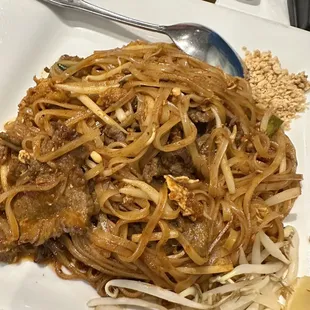 Beef pad thai