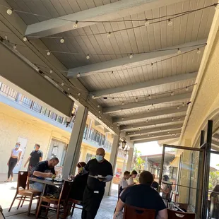 Lovely outdoor dining. Please keep after pandemic!!!