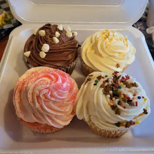 Cupcakes to go!