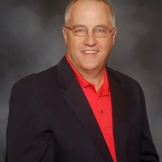 Lee P.