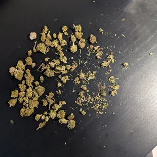 Never had stems like this, nor loose flower when I unpackaged my order.