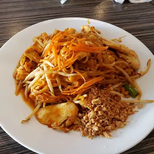 Chicken pad thai