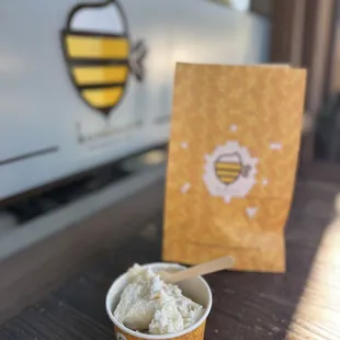 Gelato (banana + coffee)