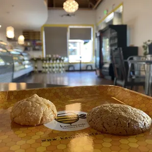 Coconut cookie and almond cookie