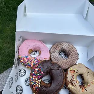 donuts, food, dough desserts