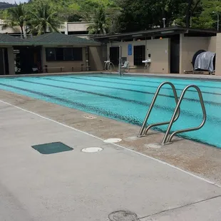 Beautiful da pool! 'Eh, before you go in, make sure you shower &amp; use da bathroom.......no pee in da pool!