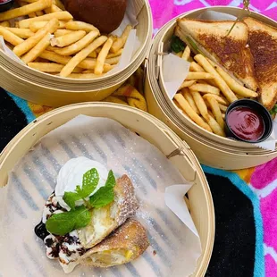 KKPG Cheeseburger, Club Sandwich, &amp; Localicious Turon