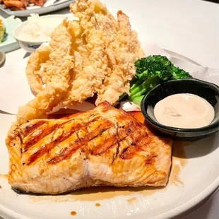 Salmon and tempura combo