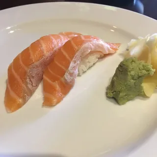 Salmon sushi