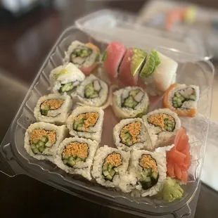 Rainbow roll and spicy crab roll