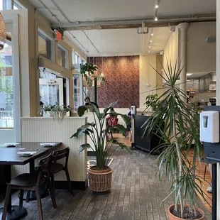 Bright, spacious, windows that open. Yas!