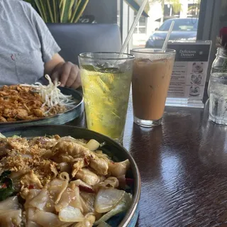 Iced Chrysanthemum Tea