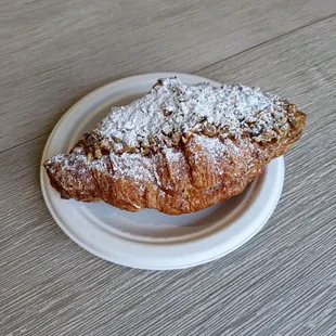 pistachio croissant