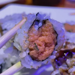 Spicy Tuna Roll with Crunch