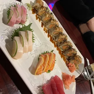 Sashimi combo REGULAR (12 PC.) NO NAME ROLL (LIGHTLY SPICY)