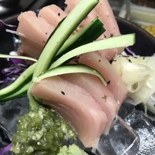 7 Shiro Maguro Sashimi