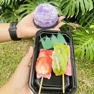 Ube crumble and fruit chichi mochi