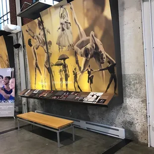 Best place in Down town for Ballet Danse  for all the little girls . My daughter goes in there .  Never been disappointed .