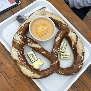16oz Bavarian Pretzel