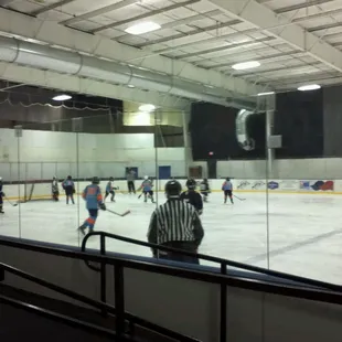 Peewee hockey