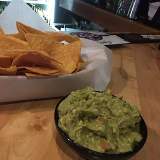 GUAC & CHIPS