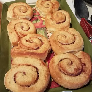 Baked cinnamon buns