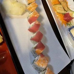 Rainbow roll- super small, not worth it