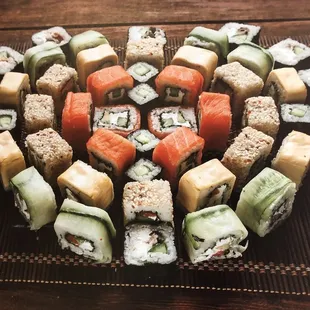 Combinations sushi