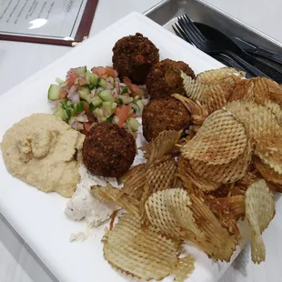 Hummus and falafel platter