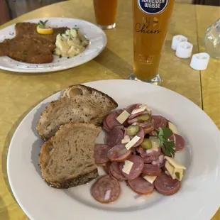 Wurstsalat mit Hefeweissbeir