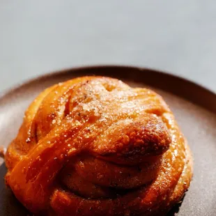 Cardamom Knot
