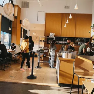 Morning sunlight // Kantine SF interior