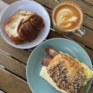 CARDAMOM KNOT