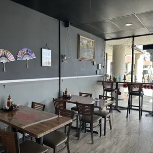 Cute front room seating!