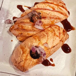 2 Piece Seared Salmon Sushi