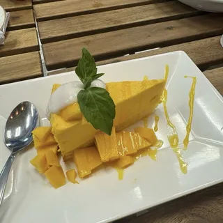 Mango mousse cake