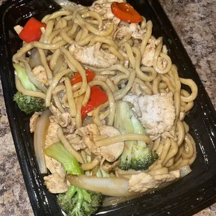 Dragon noodles with chicken, mild