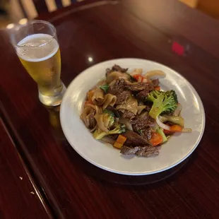 Drunken Noodles with a refreshing Singha beer
