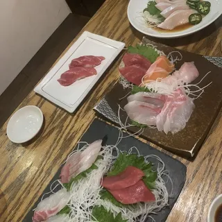 12 Pieces Chef's Choice Mix Sashimi