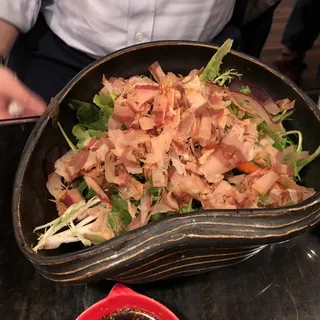 Smoke salmon skin salad